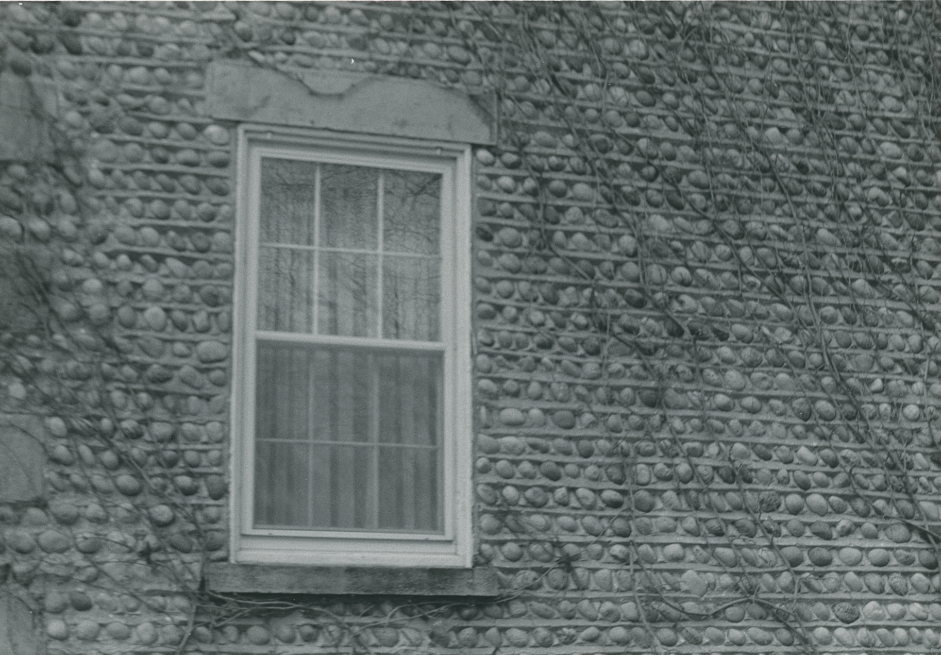 Bra-13 207 West River Rd 3